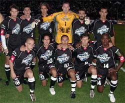 Les onze titulaires de la finale. En haut : Braz, Pizzolitto, Gervais, Sutton, 
Vincello, Sebrango ; En bas : Grande, Biello, Zé Roberto, Leduc et Bailey (photo Québec Soccer / Tony Triconi)