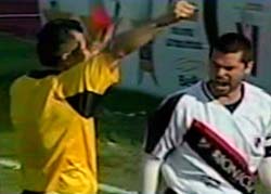 Les Dogs ont vu rouge : Suarez, Rivas et maintenant Schweitzer